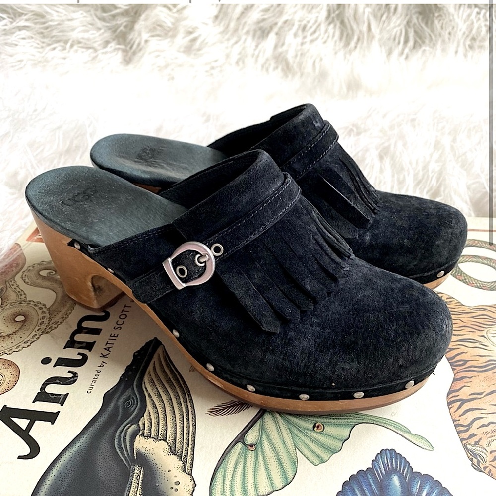 UGG BLK SUEDE WOODEN CLOGS/MULES W/BUCKLE & FRINGE EUC SIZE 7.0USW SO CUTE!